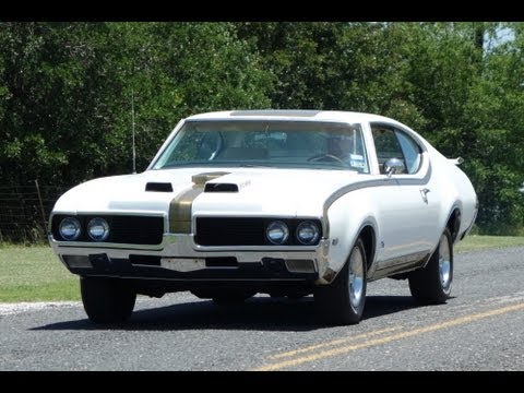 1969 Hurst Olds 442 Classic American Muscle Car in Action
