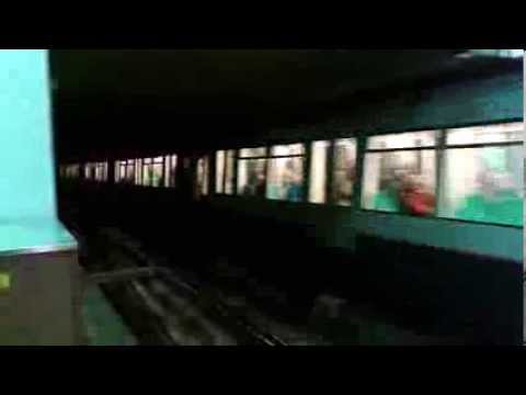 RET Metro 4*Type B (Lijn D ri. Rotterdam Centraal) + 2*Type RSG3 (5500-Lijn E ri. Slinge) op Beurs