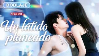 💖Salva a un guapo bajo la lluvia, ¡y es un CEO poderoso enamorado de ella hace años!