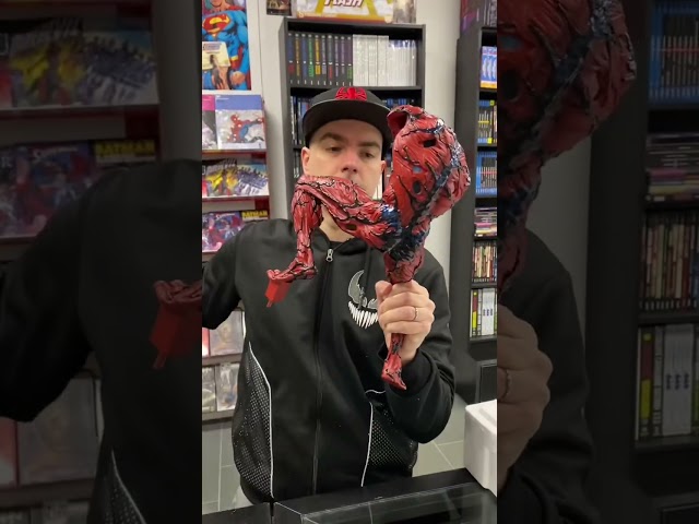 Vídeo relacionado con Retrato de Marvel Carnage Light from Inside Sudadera