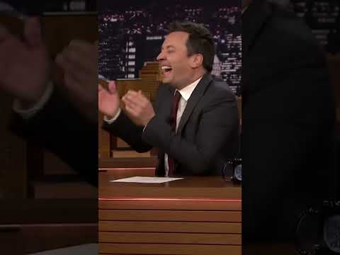 London Customs Agent Couldn t Believe John Krasinski Is Married to Emily Blunt😂