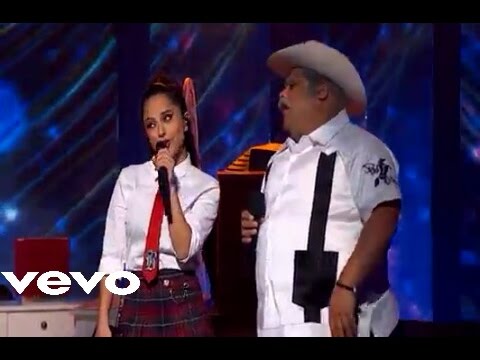 Becky G Y Don Cheto 'Estoy Enamorada' en Premios De La Radio