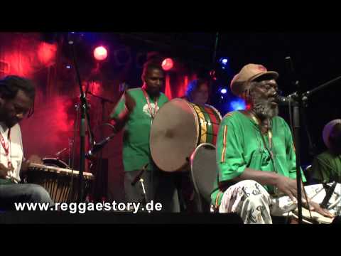 Jamaica Papa Curvin - Give Thanks - 2/3 - Reggae Jam 2013