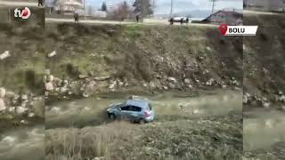 Bolu'da Kontrolden Çıkan Otomobil, Dereye Uçtu 3 Yaralı