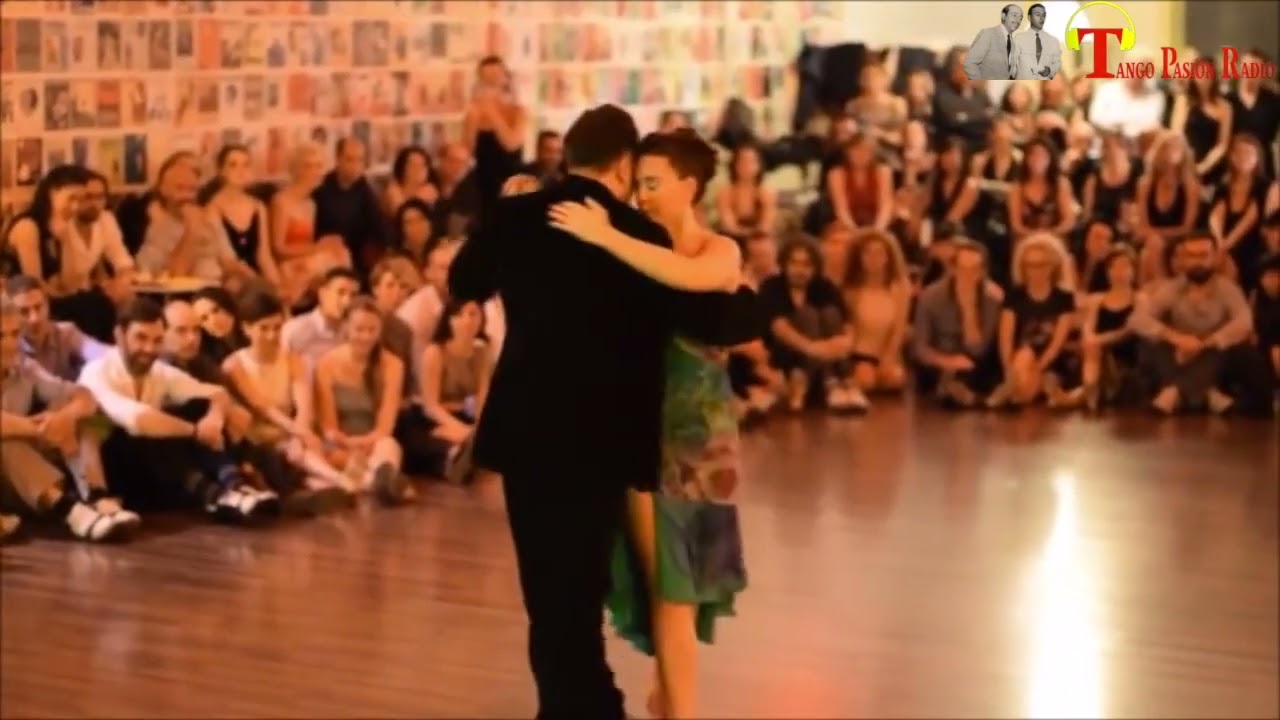 TRES ESQUINAS Angel D'Agostino - Angel Vargas Ballano: Chicho Frumboli - Juana Sepulveda