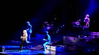 Kelly Clarkson - Tonight I Wanna Cry (Keith Urban Acoustic Cover) @ Acer Arena 17 April 2010
