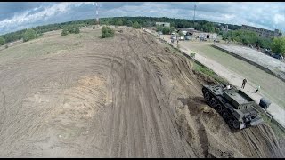 preview picture of video 'XI Międzynarodowy Zlot Pojazdów Militarnych „Gąsienice i podkowy” Borne Sulinowo 2014'