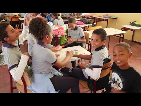 Cabo Verde Fogo Cova Figueira School / Cap-Vert Fogo Cova Figueira Ecole