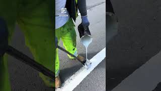Precision road marking! 🤩👏  -  🎥 jackdanielbarnaby