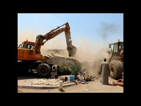 محافظ القاهرة يشرف شخصيا على إزالة منطقة "عين الحياة"