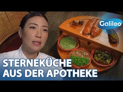 Video Thumbnail: 2025 Weltbeste Köchin kocht in Chinatown Apotheke!