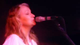 Joan Osborne at Cafe Istanbul 2018-04-29 TRYIN&#39; TO GET TO HEAVEN