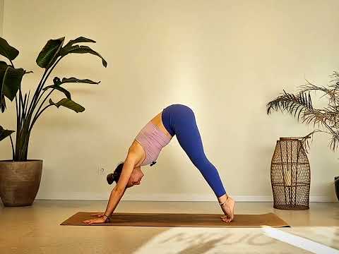"Yoganuary Twisty Flow | Detox & Energize Your Body with Standing Twists"