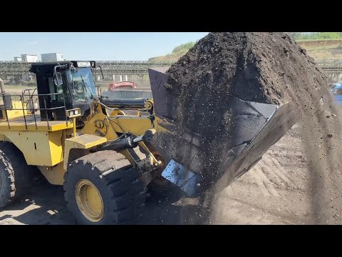 Caterpillar 992G Wheel Loader Loading Coal On Trucks - Sotiriadis-Labrianidis Mining Works