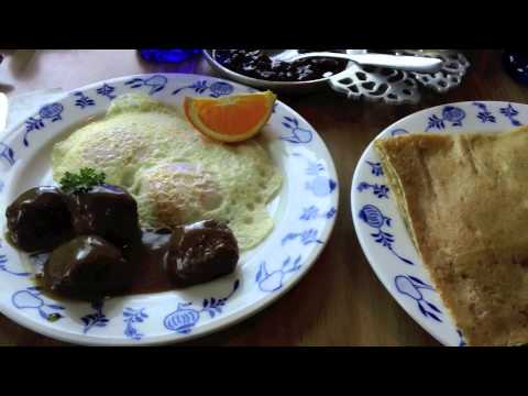 3 BREAKFAST WITH THE AUNTIES