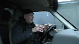 Руль надо держать надежно и уверенно, а если нет Опасности, можно снять нагру