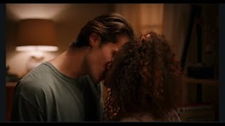 Ginny & Georgia - Ginny & Marcus kiss again (1x02)