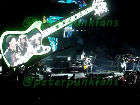 Rock Bones - Familia Punk (Radio Disney Vivo)