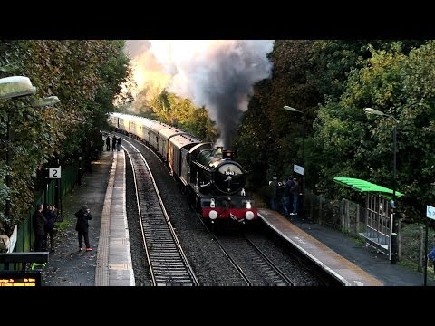 5043 storms through Old Hill, 19/10/13. Long intro...