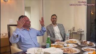 פדות שלח לעמו אשא ליבי אל כפים החזן רם מזרחי ודוד צליח במיאמי - התמונה מוצגת ישירות מתוך אתר האינטרנט יוטיוב. זכויות היוצרים בתמונה שייכות ליוצרה. קישור קרדיט למקור התוכן נמצא בתוך דף הסרטון