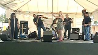 Summer Schappell singing VIP