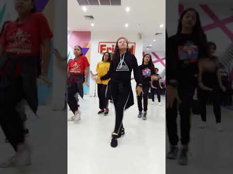 พี่เพลงเรียนเต้น cover Bad Boy#Red Velvet(focus)