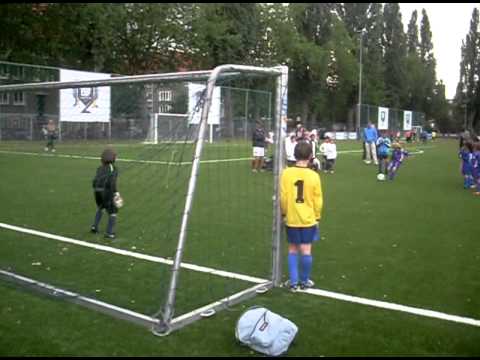 Penalty 2, Gilles Goosen
