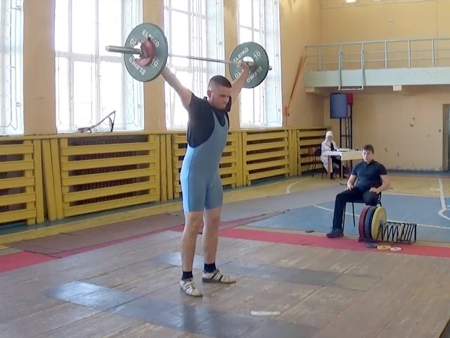 Тяжелоатлетам нелегко