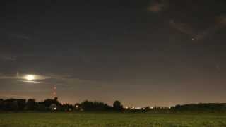 preview picture of video 'Nightsky Timelapse and ISS flyby @ Blauwe Zoom (august 2013)'