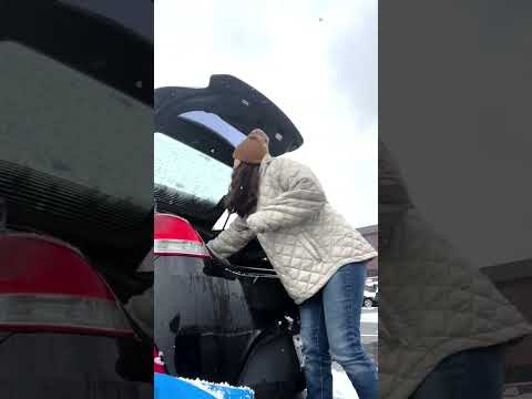 5 things to have in your car's emergency kit during the winter