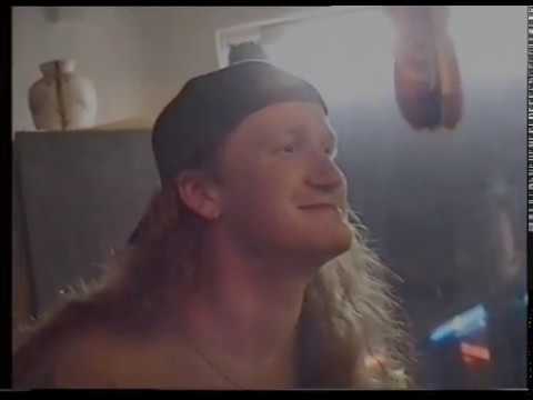 HARLEJ ( 2004 ) - VŠICHNI V TOM LÍTAJ ( Home video )