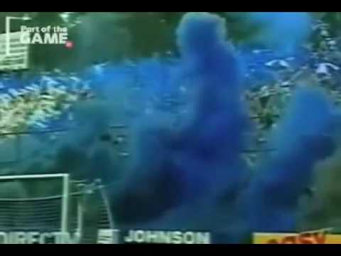 "Clásico Platense 2001- Recibimiento Gimnasia" Barra: La Banda de Fierro 22 &bull; Club: Gimnasia y Esgrima