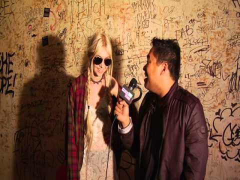 Candid Moment With Taylor Momsen
