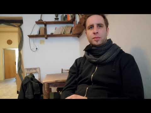 Kavárník Jakub Myslín o Jirousově ulici v Telči