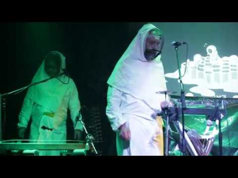 Ďäblovi včelaři - Comodus venčí štěňátko ve stoakrovém lese - (živě, 21. 1. 2017