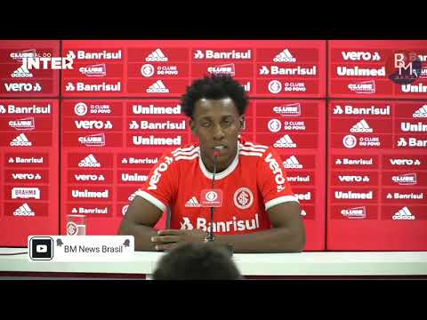 Moisés é apresentado para brigar por vaga na lateral esquerda colorada
