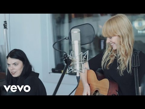 Lucy Rose - Shiver (Live At Urchin Studios)