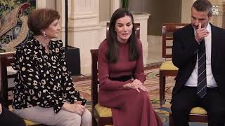 Su Majestad la Reina recibió en audiencia a una representación de la Federación de Asociaciones de Personas Sordociegas de España, para informarle de 