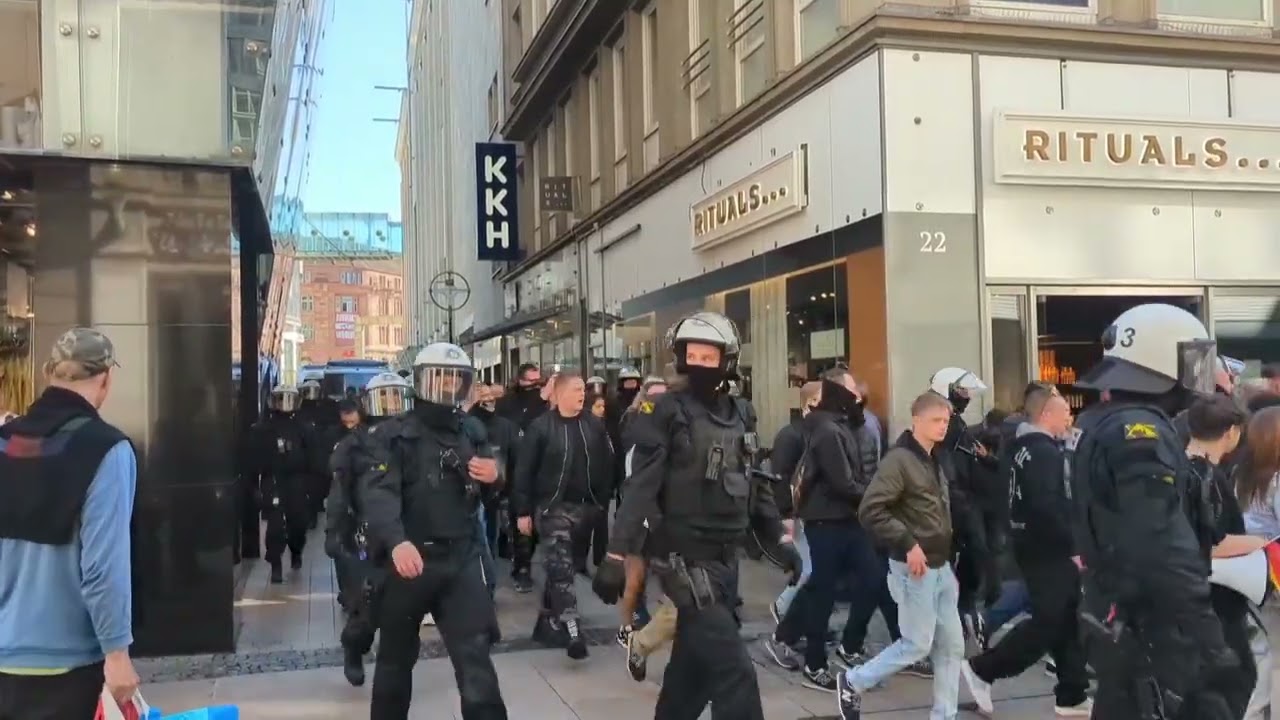 "Hurra, die Nazis, die sind da!" Widerlich! In Dortmund marschieren Faschisten unter Polizeischutz.