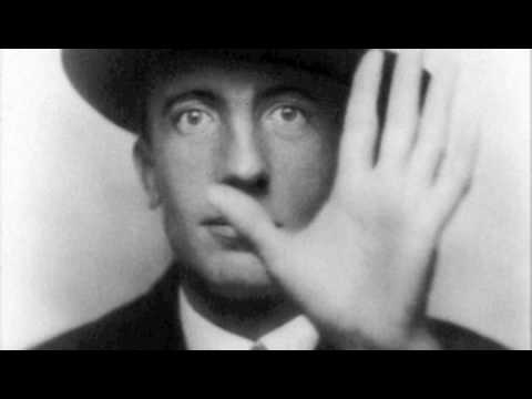 Paul Eluard : Liberté (dit par l'auteur)