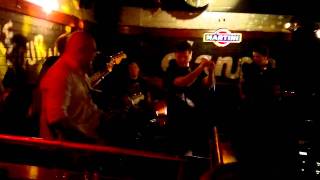 Syrjäytyneet - Afrikka, sarvikuonojen maa