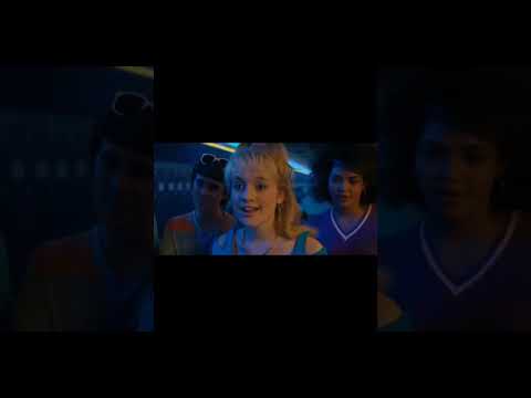 ELeven attacks her papa with her superpowers Stranger Tihngs season 04x09