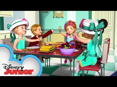 Nancy's Dinner Party ?️  | Fancy Nancy | Disney Junior