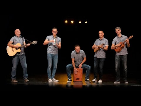 Zora bila - Razigrani muzikanti (v živo)