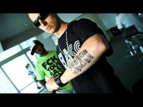 Dj Elusive - (Live At Oslo Nights March 2006 (Part 1 Of 2))