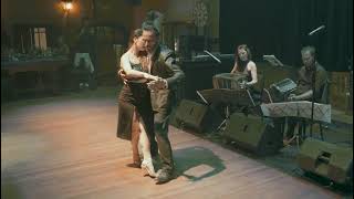 Video thumbnail for Virginia Cutillo & Juan Cantone dance to Volver live by 2 bandoneons