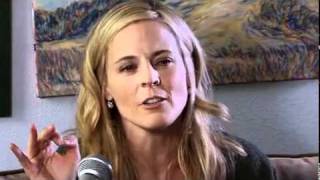 Maria Bamford explains global conflict