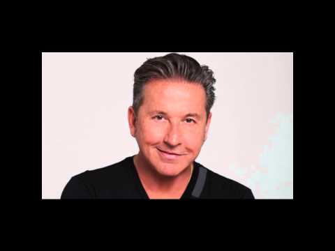 Ella Esta Con Lagrimas en los Ojos - Ricardo Montaner