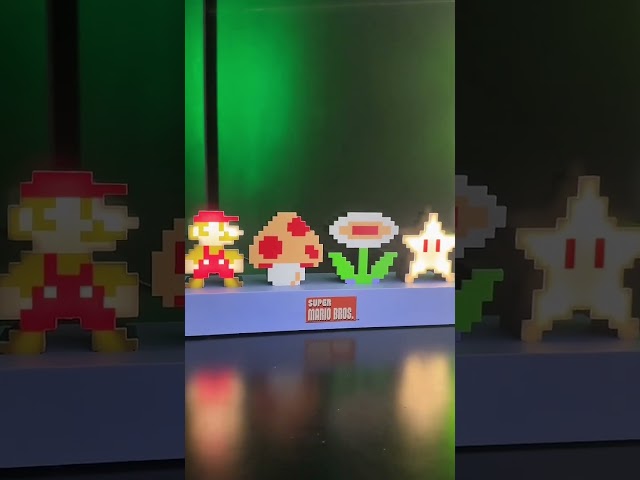 Vídeo relacionado con Paladone Super Mario Icon Light - Lámpara de escritorio con licencia oficial de Mario Brothers, decoración de sala de juegos y mercancía para niños y niñas, accesorio de regalo de luz nocturna para