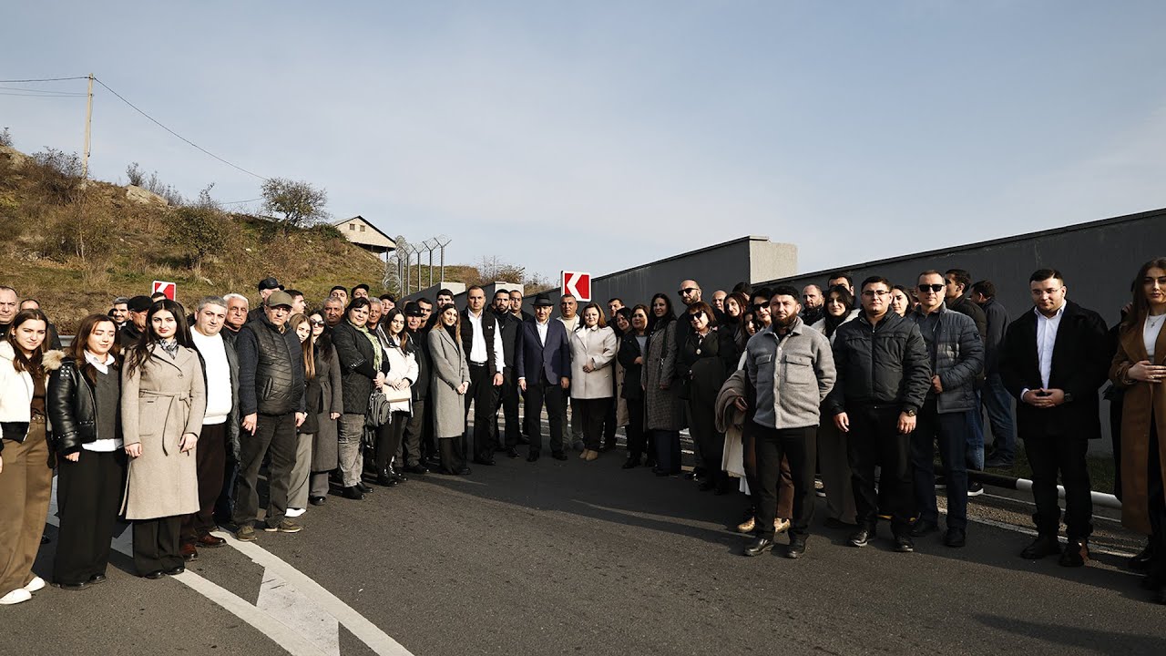 Մի խումբ քաղաքացիների հետ այցելեցինք Կիրանցի սահմանազատված հատված. Փաշինյան